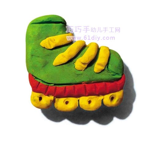 儿童手工作品——橡皮泥捏制溜冰鞋
