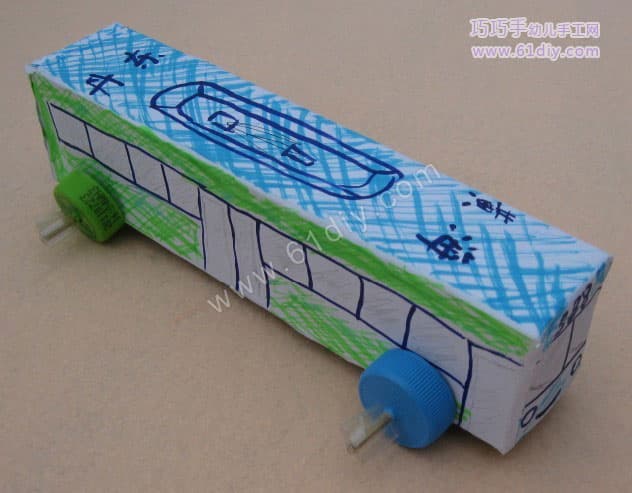 牙膏盒制作公交车