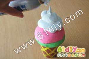 纸杯冰激凌手工制作Ice Cream Sundae craft