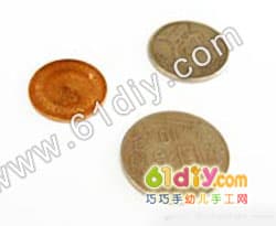 硬币手印树制作图解