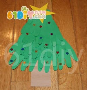 手形制作圣诞树的方法
