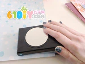 节日的圆形纸片挂饰制作