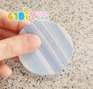 节日的圆形纸片挂饰制作