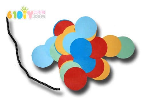 圆形纸片制作毛毛虫