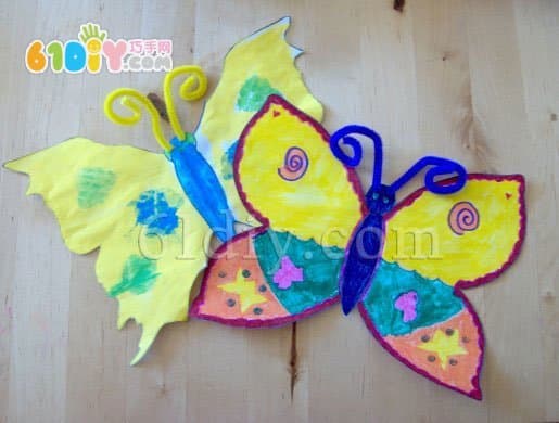 幼儿园春天涂鸦——七彩蝴蝶