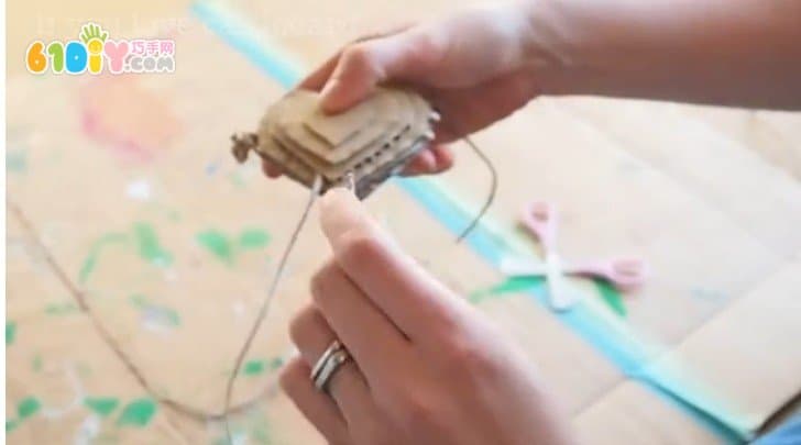硬纸板DIY制作母亲节爱心项链