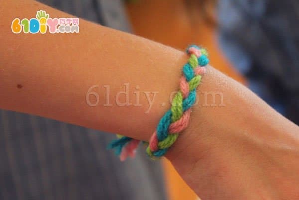 毛线DIY编织手绳