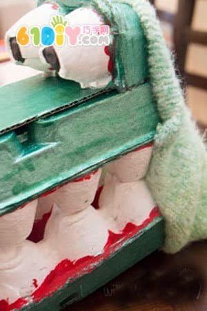 鸡蛋盒DIY恐龙玩偶