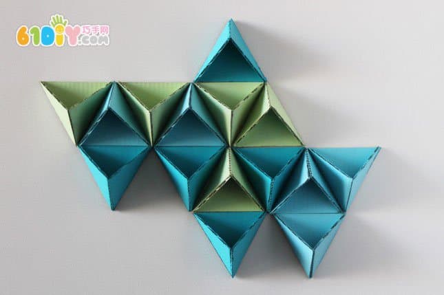 用废纸板制作挂墙式收纳盒