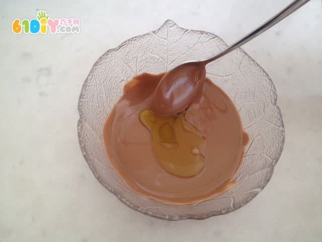 DIY美味的猕猴桃巧克力棒