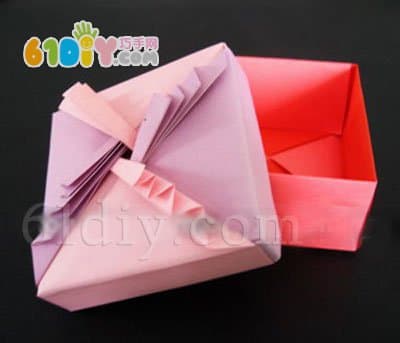 正方形礼物盒折纸教程