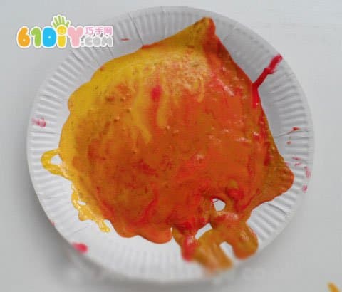 废纸板制作秋天的树