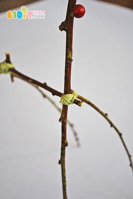 圣诞节手工——树枝DIY制作圣诞驯鹿