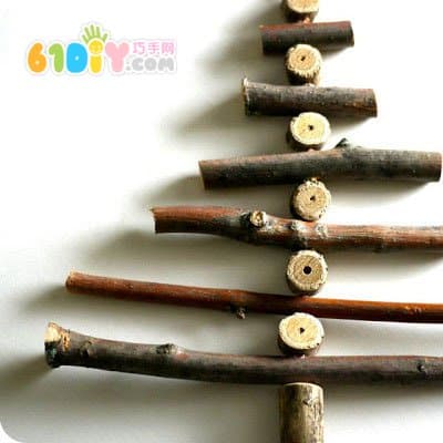 圣诞节亲子DIY 制作树枝圣诞树