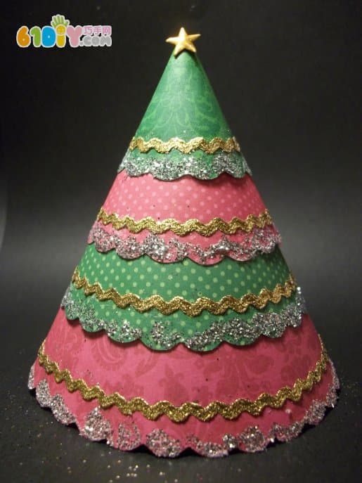 怎样制作漂亮的锥形圣诞树