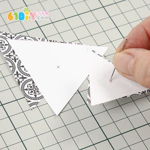 三角形纸片制作立体圣诞树