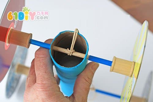 自制玩具车 光盘纸筒DIY制作弹力车(2)_光盘手