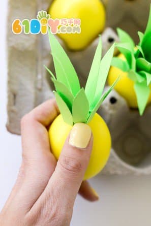 蛋壳手工制作可爱小菠萝