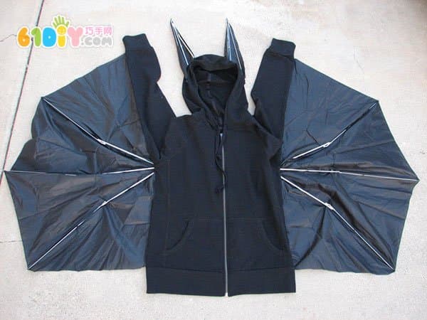 旧雨伞手工制作蝙蝠演出服