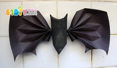 利用卫生纸筒DIY蝙蝠挂饰