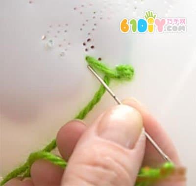 牛奶桶废物利用DIY制作绣花笔筒