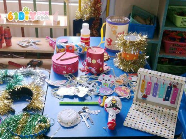 幼儿园音乐角装饰和音乐玩教具
