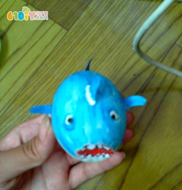 儿童制作 蛋壳变鲨鱼