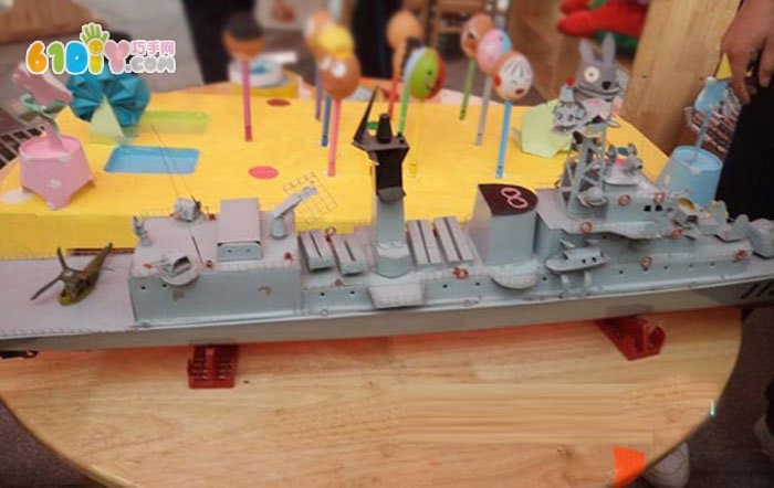 各种废纸箱制作的军舰作品