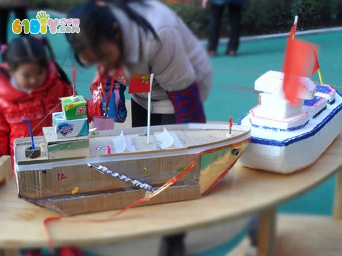 各种废纸箱制作的军舰作品
