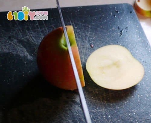 万圣节亲子美食 苹果制作南瓜怪棒棒糖