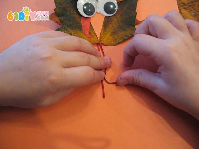 儿童秋天手工 用树叶制作火鸡
