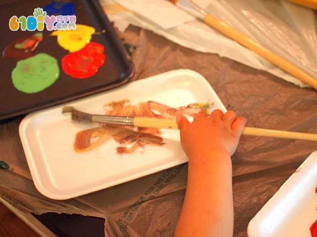 变废为宝制作七彩缤纷的马赛克相框