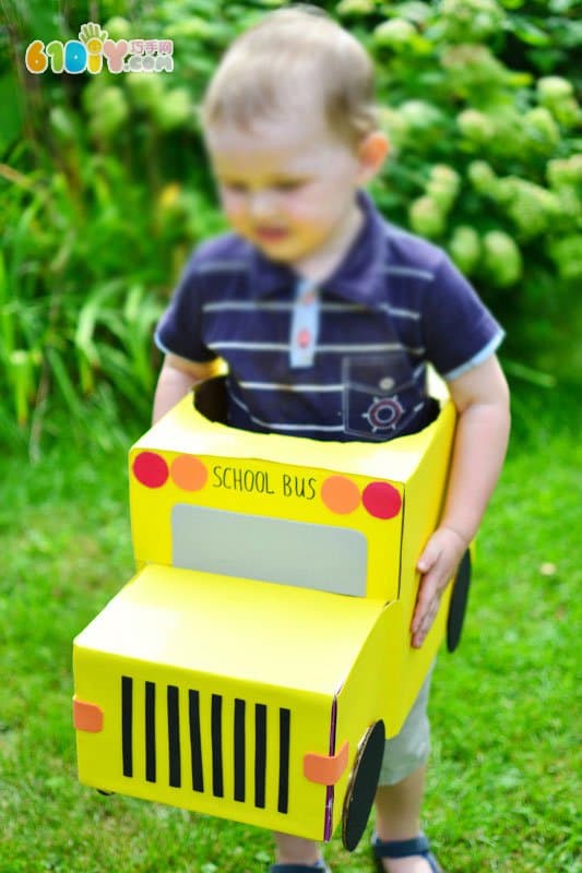 幼儿园玩教具 纸箱汽车DIY