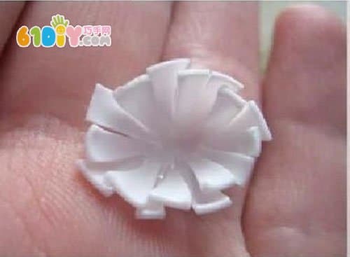 废物利用手工 饮料瓶小花制作