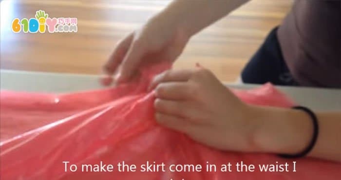 塑料袋制作时装秀连衣裙礼服