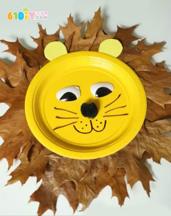 儿童制作简单的狮子树叶贴画