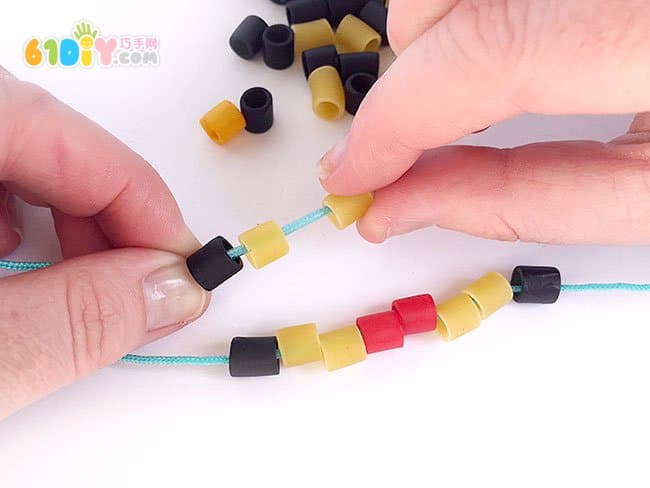 儿童手工 通心面制作卡通项链