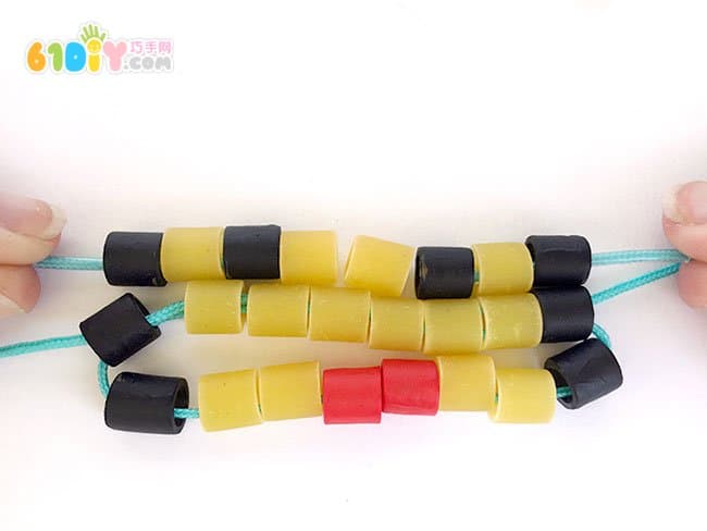 儿童手工 通心面制作卡通项链