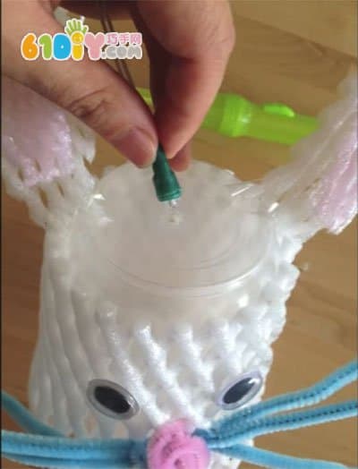中秋节环保手工 一次性杯子制作兔子灯