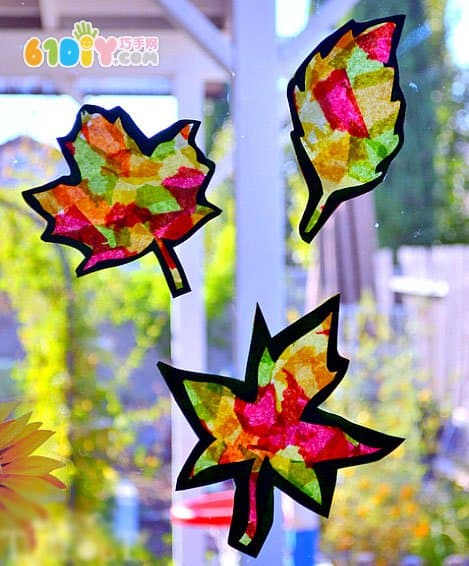 儿童DIY制作漂亮的秋叶窗饰
