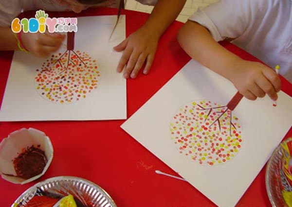 儿童棉签画手工 秋天的树林