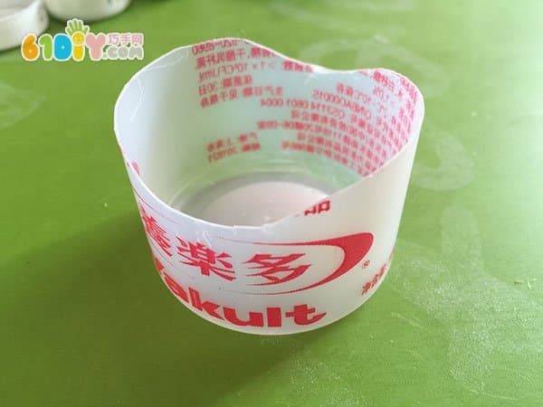 亲子制作 养乐多瓶子废物利用变火车