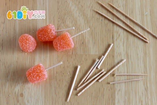 儿童制作迷你水果糖南瓜装饰品