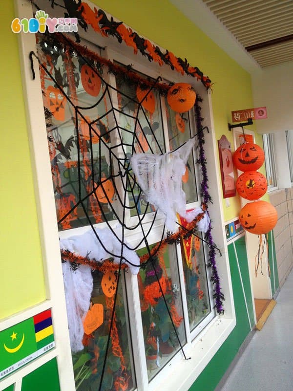 幼儿园万圣节门窗装饰布置