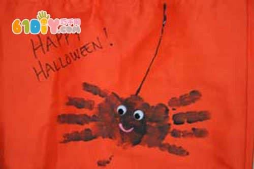儿童手印DIY万圣节蜘蛛糖果袋