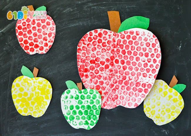 儿童创意制作泡泡膜印苹果
