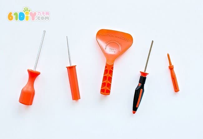 亲子DIY 怎样制作精美的万圣节南瓜灯