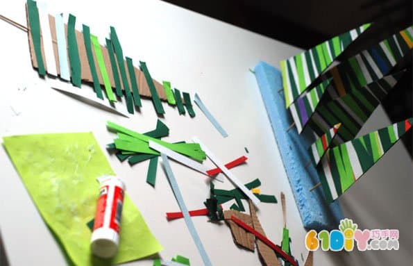 儿童手工 硬纸板废物利用制作圣诞树_纸盒手工