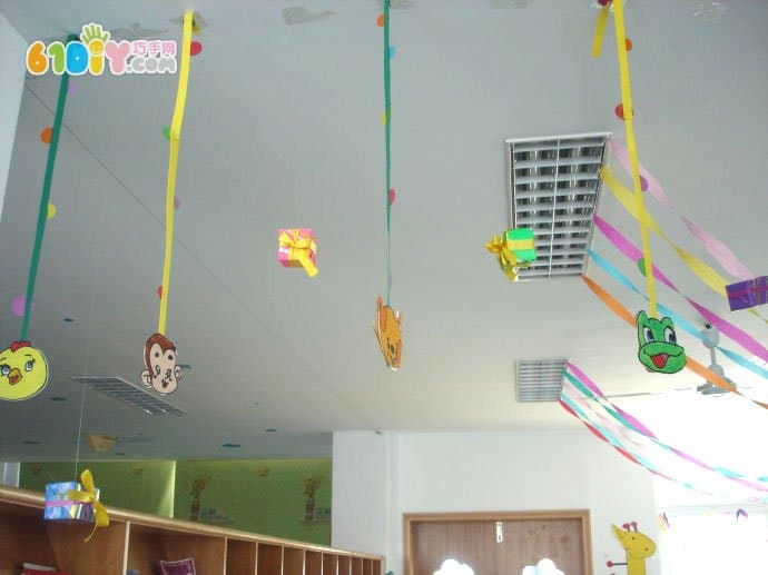 幼儿园新年吊饰布置图片