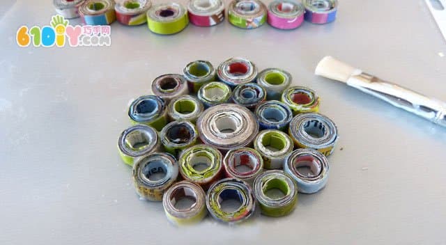 废杂志制作个性收纳碗